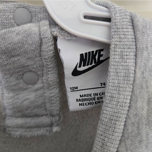 2/$20 Nike Gray and Blue Sweatshirt Size 12 M - Picture 3 of 4